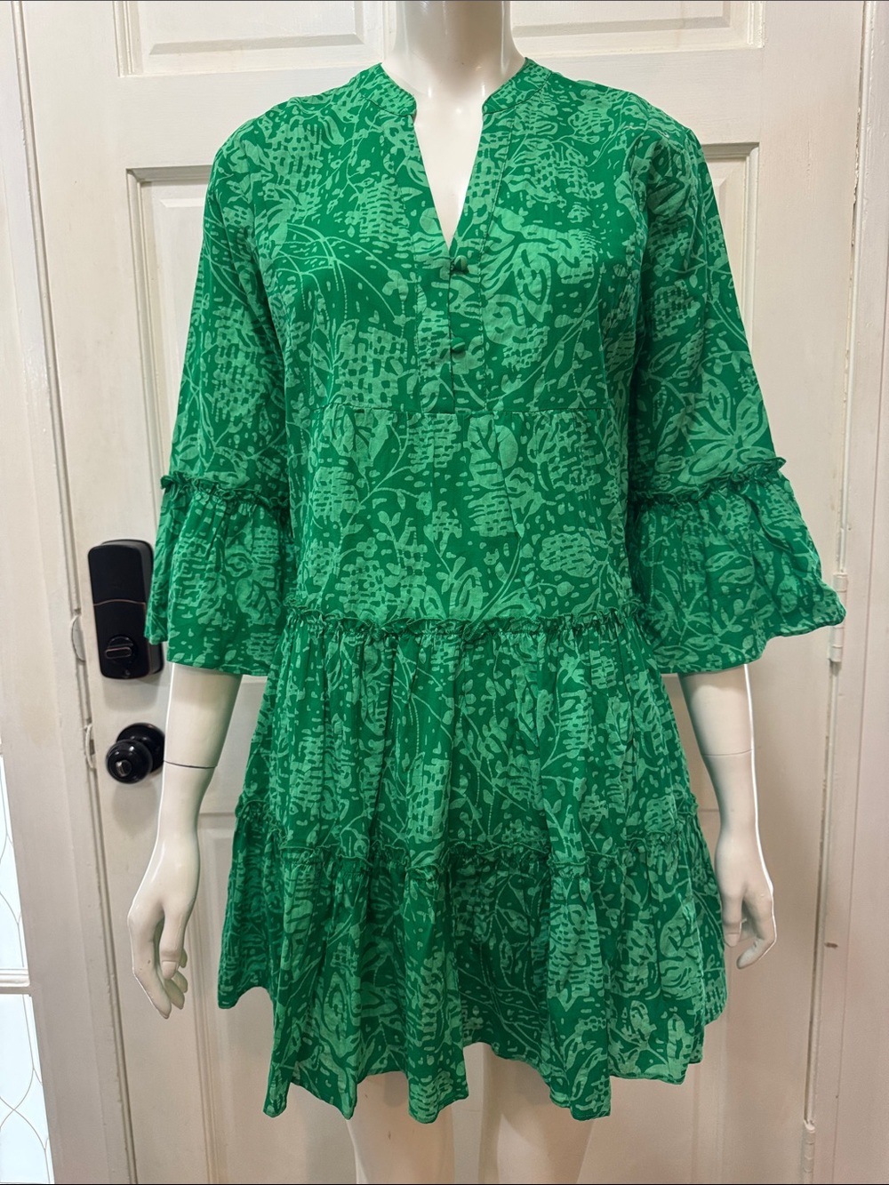 Hyacinth House Tuckernuck Green Floral Tiered Flutter Sleeve Dress Size XSmall